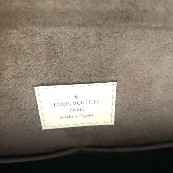 Louis Vuitton Cluny MM - Picture 10 of 16